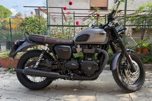 Triumph Bonneville T120 Black Edition