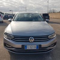Volkswagen Passat 1.6 TDI SCR DSG Business BMT
