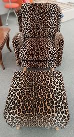 Poltrona e Pouf CTS nuova.