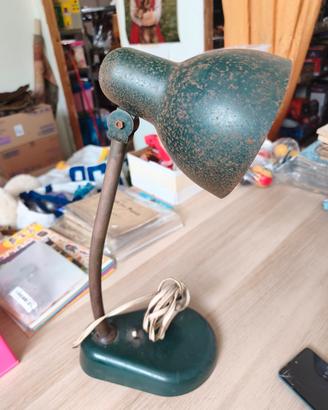 lampada vintage  da tavolo stile industriale