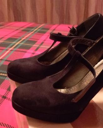 scarpe nere con tacco