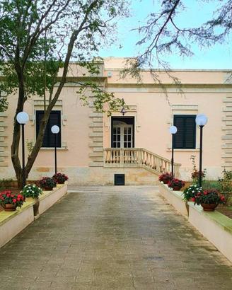 Villa di 150 m² con 5 locali e box auto a Martina 