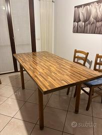 Tavolo allungacile con 6 sedie