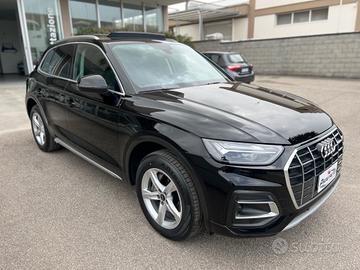 Audi Q5 40 2.0 tdi mhev 12V Business quattro s-tro