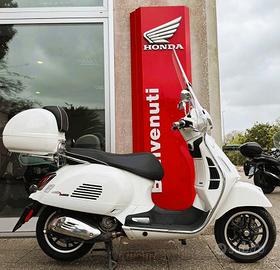 Piaggio Vespa 300 GTS