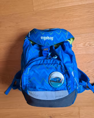 Zaino scuola Ergobag blu e carrellino porta zaino