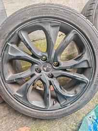 Cerchioni con pneumatici nuovi 225 45 18