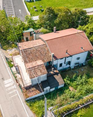 Terranegra: casa accostata