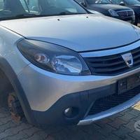 Dacia sandero anno 2012 perfetta per ricambi