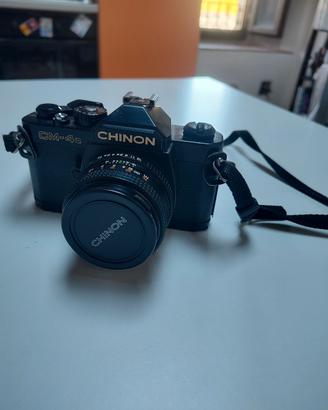 Chinon CM-4s SLR 35mm nera con obiettivo