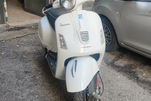 vespa 300 gts