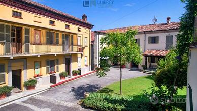 Casa indipendente di 961 m² con più di 5 locali a 