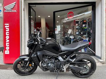 Yamaha MT-09 garanzia 2029 accessori sport