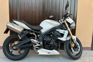Triumph street triple 675 (2011)