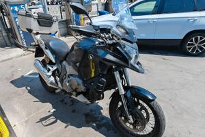 Honda Crosstourer 1200 DCT, anno 2012, 81.500 km