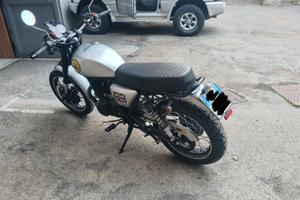 Moto stile scrambler retrò 