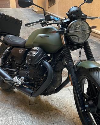 moto Guzzi v7 2024