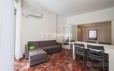 APPARTAMENTO CON 4 CAMERE DA LETTO, 2 BAGNI E CANT