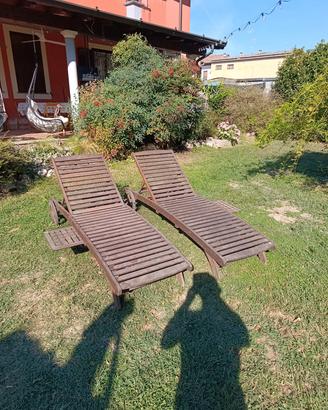 sdraio di legno da giardino 