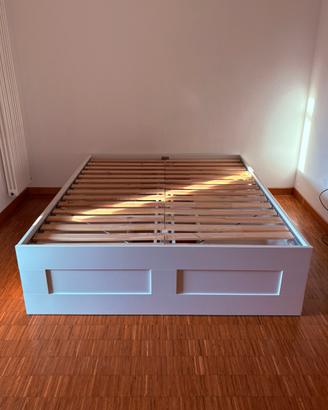 Letto matrimoniale con cassetti