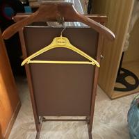 Appendi abiti antico