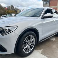 Alfa Romeo Stelvio 2.2 Turbodiesel 160 CV AT8 RWD 