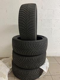 4 Pneumatici Winterhawk 205/45 R17 88V XL usati