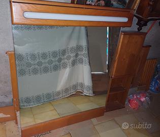 Arredo bagno in legno