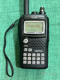 Icom IC-E92D con alimentatore touch e auricolari