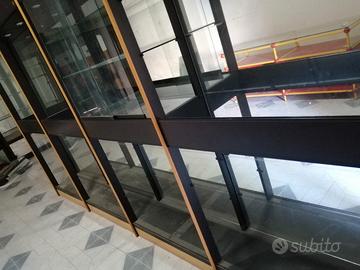 Vetrina/scaffale ampia per negozi, casa. 