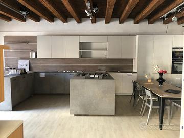 Ccina moderna doppia Aster Cucine scontata