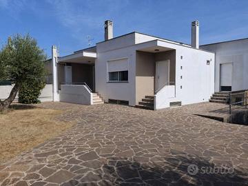 Villa di 190 m² con 5 locali e box auto doppio a N