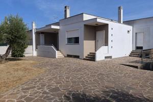 Villa di 190 m² con 5 locali e box auto doppio a N