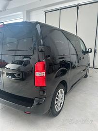 Peugeot Traveller BlueHDi 150 S&S Compact Business