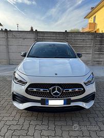 Mercedes-Benz GLA 200 D 4Matic