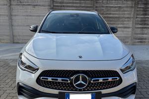 Mercedes-Benz GLA 200 D 4Matic