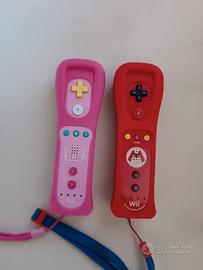 due controller Wii ed limitata Mario 