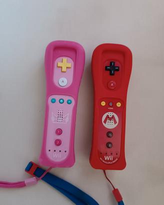 due controller Wii ed limitata Mario 
