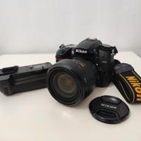 Nikon D7000 + Obiettivo 16-85 VR