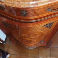 mobile in noce intarsiato e marmo