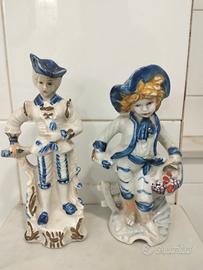Coppia di statuine in ceramica di Capodimonte 