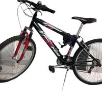 Bicicletta mountain bike