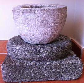 Vaso in sasso più capitello