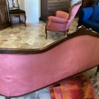 Divano legno e velluto  stile capitonnè