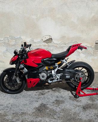 Ducati Streetfighter V2