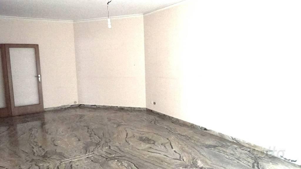 Appartamento di 90 m² con 3 locali e box auto a Ve - Vista 3