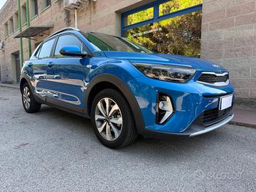 KIA Stonic 1.2 DPI 84CV UNIPROPRIETARIO RETROCAM