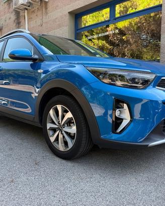KIA Stonic 1.2 DPI 84CV UNIPROPRIETARIO RETROCAM