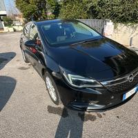 Opel Astra 2019 Berlina