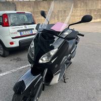 YAMAHA XMAX 250
